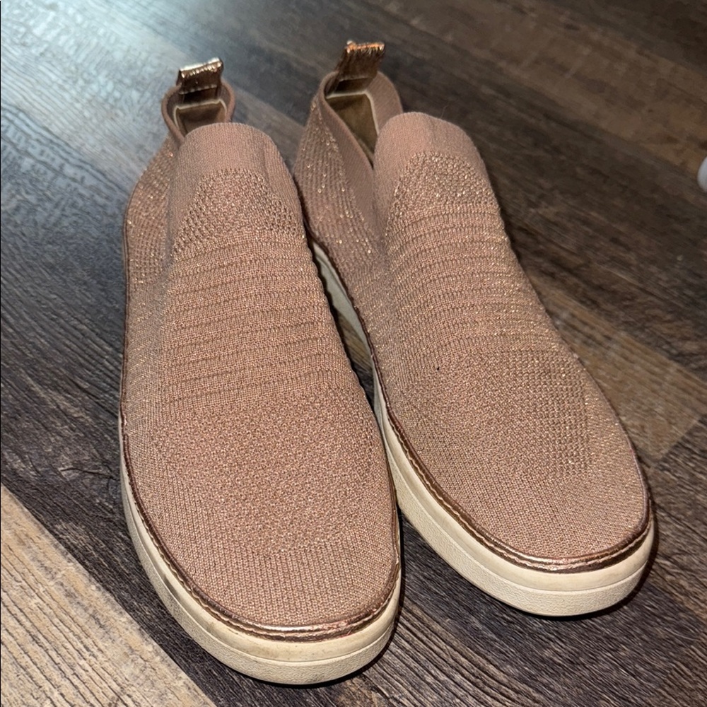 Life Stride Rose Gold Sneakers with Textured Fabric